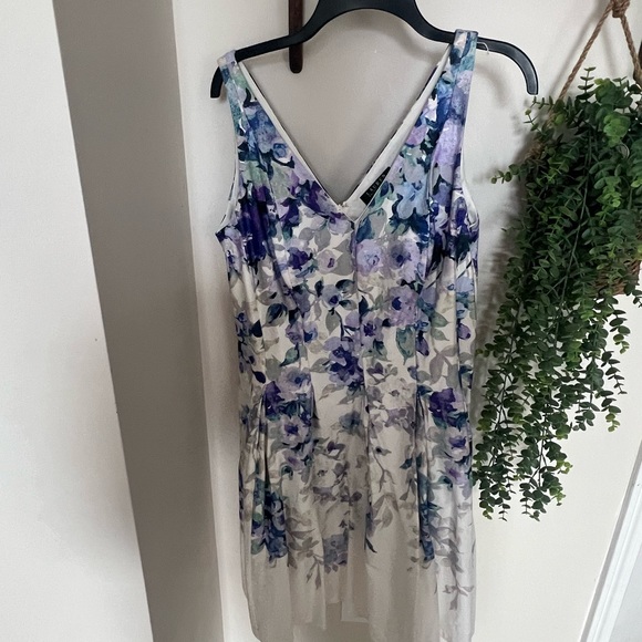 Ralph Lauren flower dress. Size 12. Worn once - Picture 1 of 2
